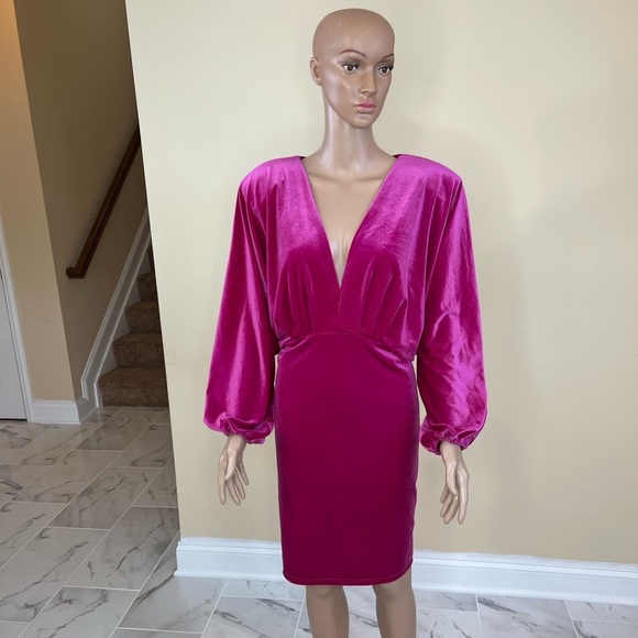 Eloquii Dresses & Skirts - 𝅺Eloquii velvet dress